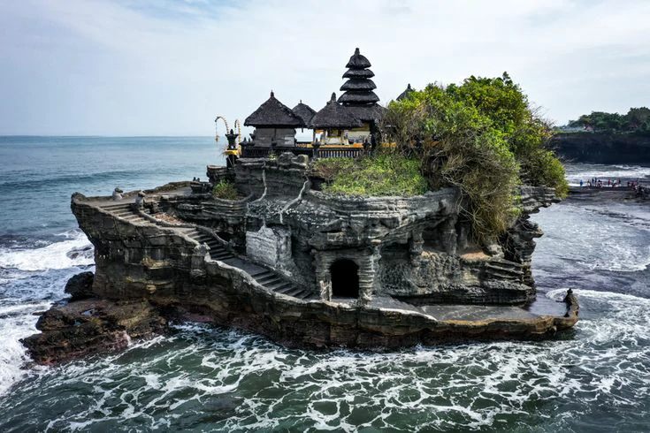 Tanah-Lot-Sunset_-The-Floating-Temple-Of-Bali